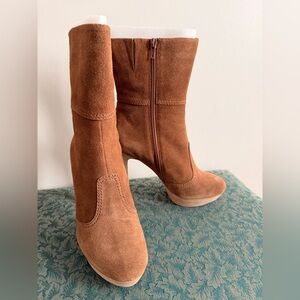 BCBGMAXAZRIA Aubrey Tan Suede Ankle Boots